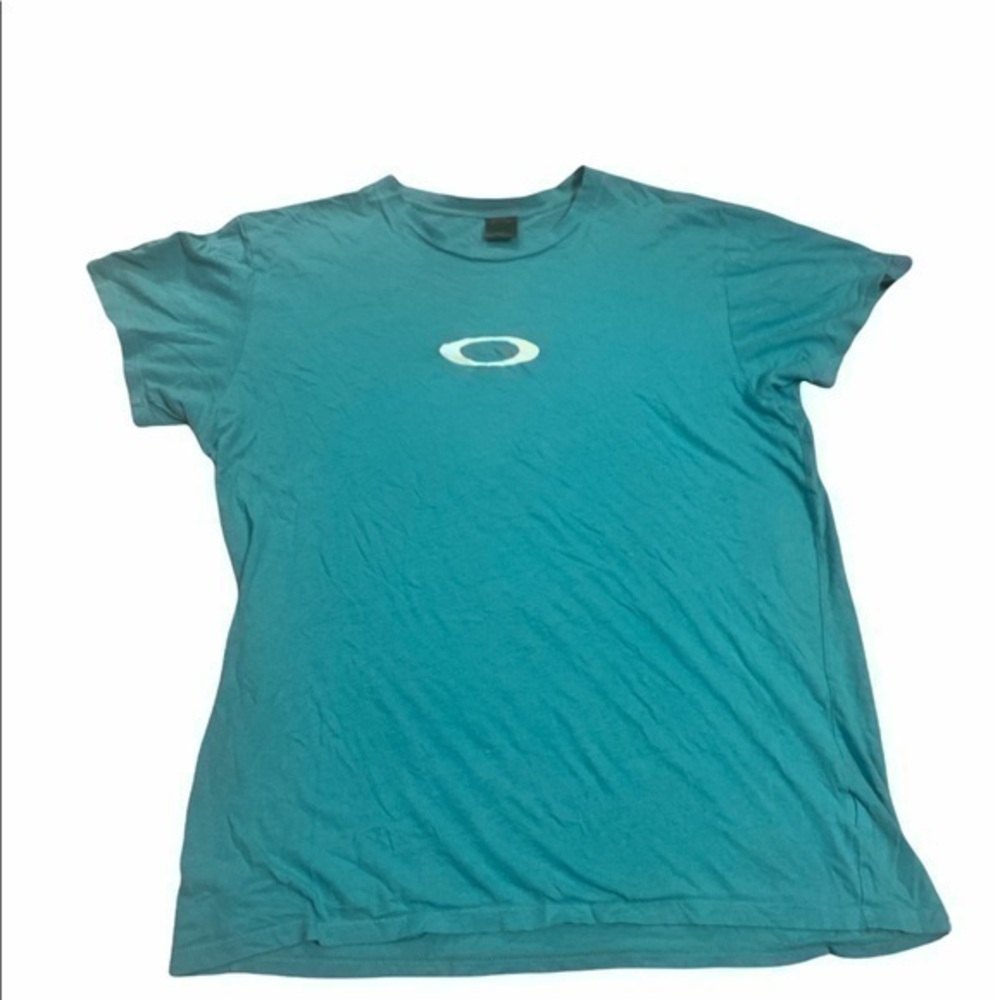 Oakley shirt size L